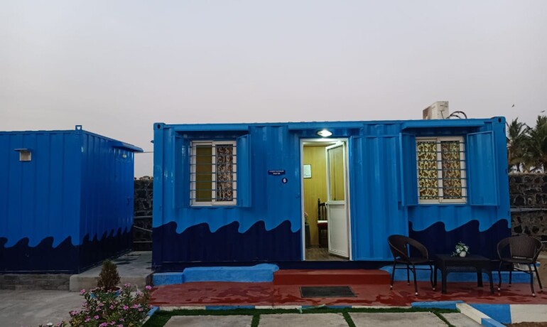 Container Suite (Triple Beds)