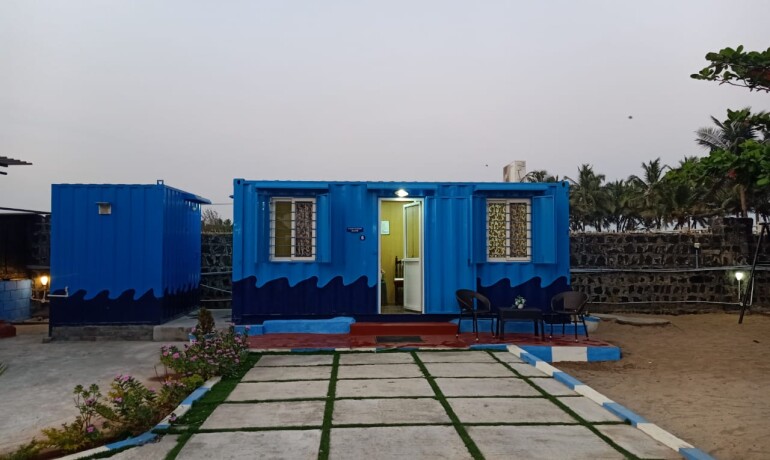 Container Suite (Triple Beds)